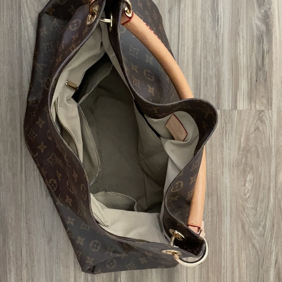 Louis Vuitton Boho bag - Picture 4 of 5